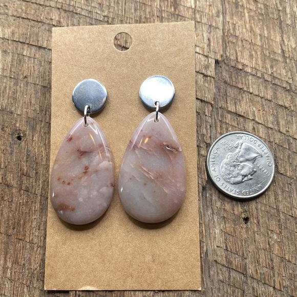 Natural Rose Colored Agate Teardrop Studded Back Earrings - Picture 5 of 5